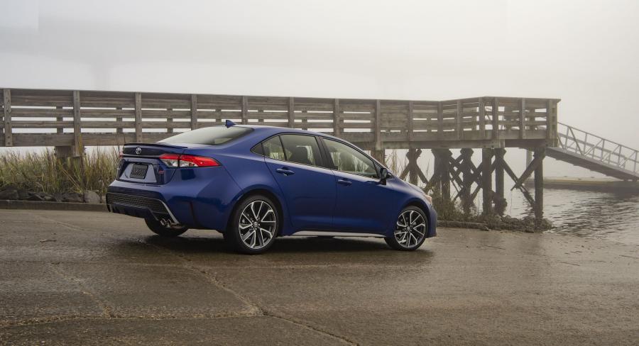  Toyota Corolla SE Sedan 2019 года  (NA) (фото 5 из 32)